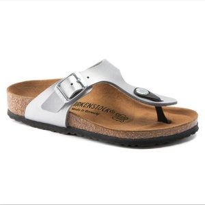Birkenstock Gizeh silver sandals